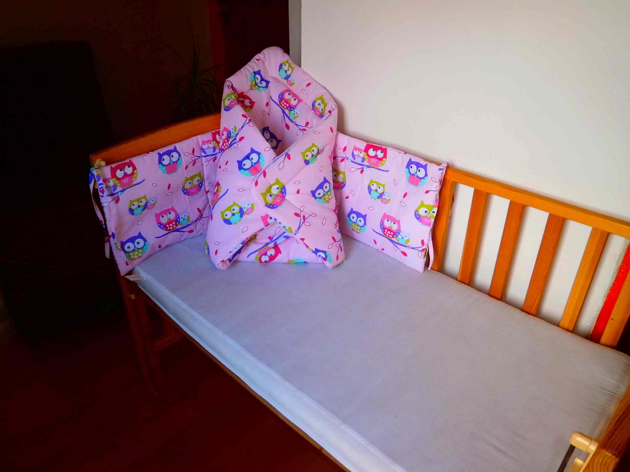 KHC Výhodný set 3ks Kojící těhotenský polštář+Zavinovačka+Mantinel do postýlky Sovy na růžové