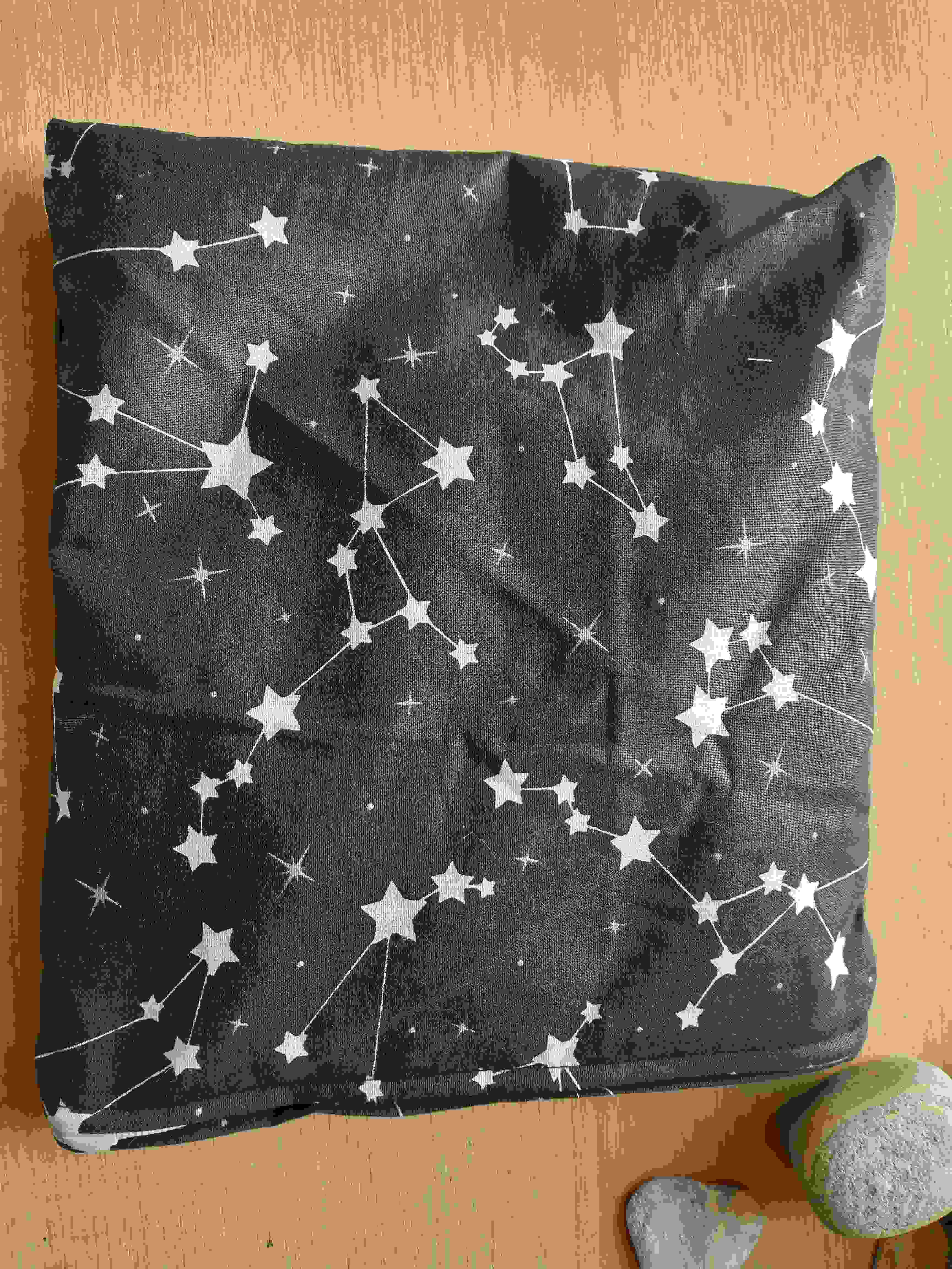 KHC BIO špaldový dětský polštářek Noční obloha nahřívací 20 x 20 cm Pratelný potah