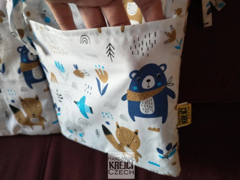 KHC Výhodný set 4ks Kojící těhotenský polštář+ Zavinovačka+ Mantinel do postýlky+ Kapsář Medvídci