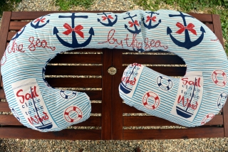 Krejci Handmade Czech Potah na těhotenský kojící polštář Zuzanka Velké kotvy na modro bíle