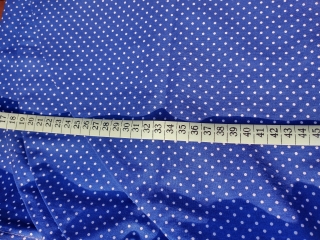 Bavlněná látka Puntíky na modré Plátno metráž š.160 cm