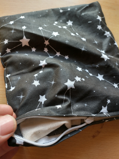 KHC BIO špaldový dětský polštářek Noční obloha nahřívací 20 x 20 cm Pratelný potah